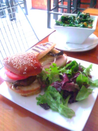 Lamb Burger, diestel turkey, brie and cranberry sauce & organic spinach with pine nuts and raisins Lamb Burger, diestel turkey, brie and cranberry sauce & organic spinach with pine nuts and raisins