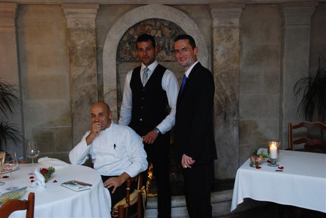 Chef Laurent Paccini, Walid (chef de rang) & Frédéric BERNARD (maitre d’hotel) Chef Laurent Paccini, Walid (chef de rang) & Frédéric BERNARD (maitre d’hotel)