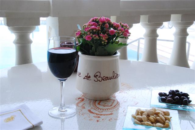 La Reserve Beaulieu - The Pool & Wine La Reserve Beaulieu - The Pool & Wine