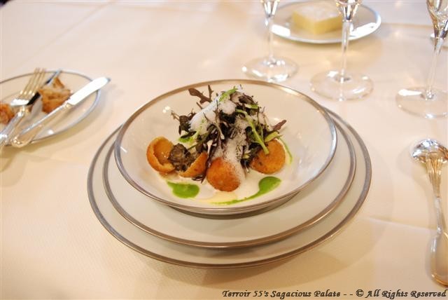 Cromesquis d’escargot, velouté d’ail des ours á l’anis étoilé