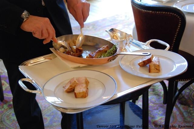 Côte de veau de lait “double” glacée au jus