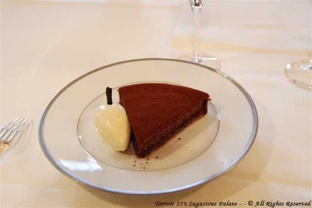 Tarte fine sablée au cacao amer, glace à la vanille Bourbon