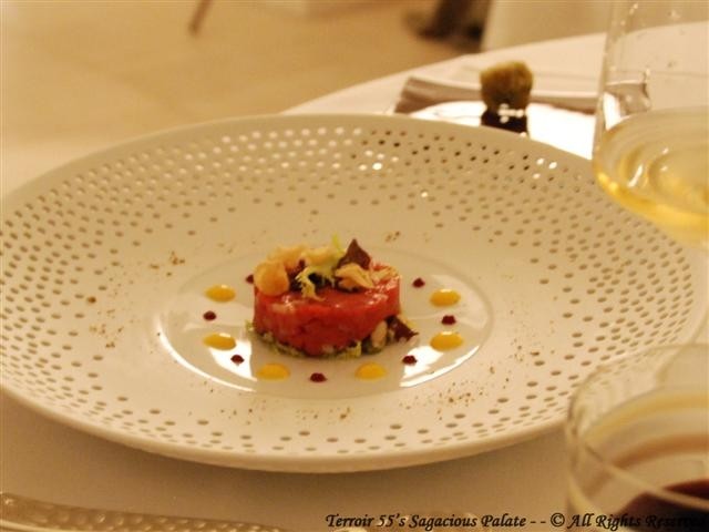 Diced veal with oyster, Jerusalem artichoke and eggs sauce