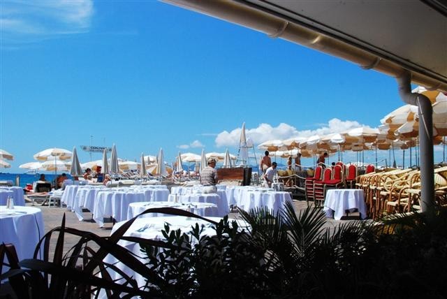 Carlton Beach Restaurant