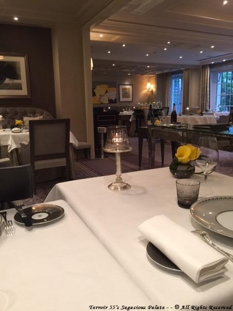 L'Abeille - Dining room