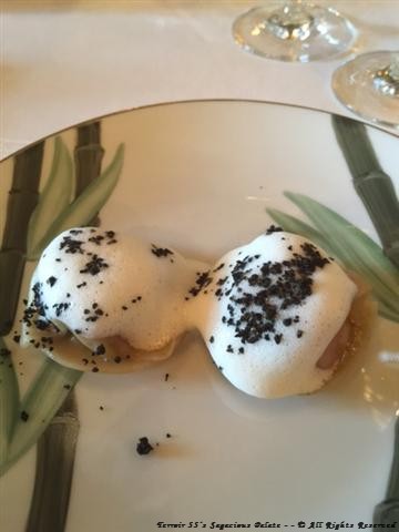 Ravioles de foie gras, crème foisonnée truffée