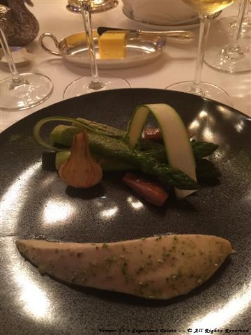 Poultry of “Cour d’Armoise” with Château-Chalon wine, green asparagus