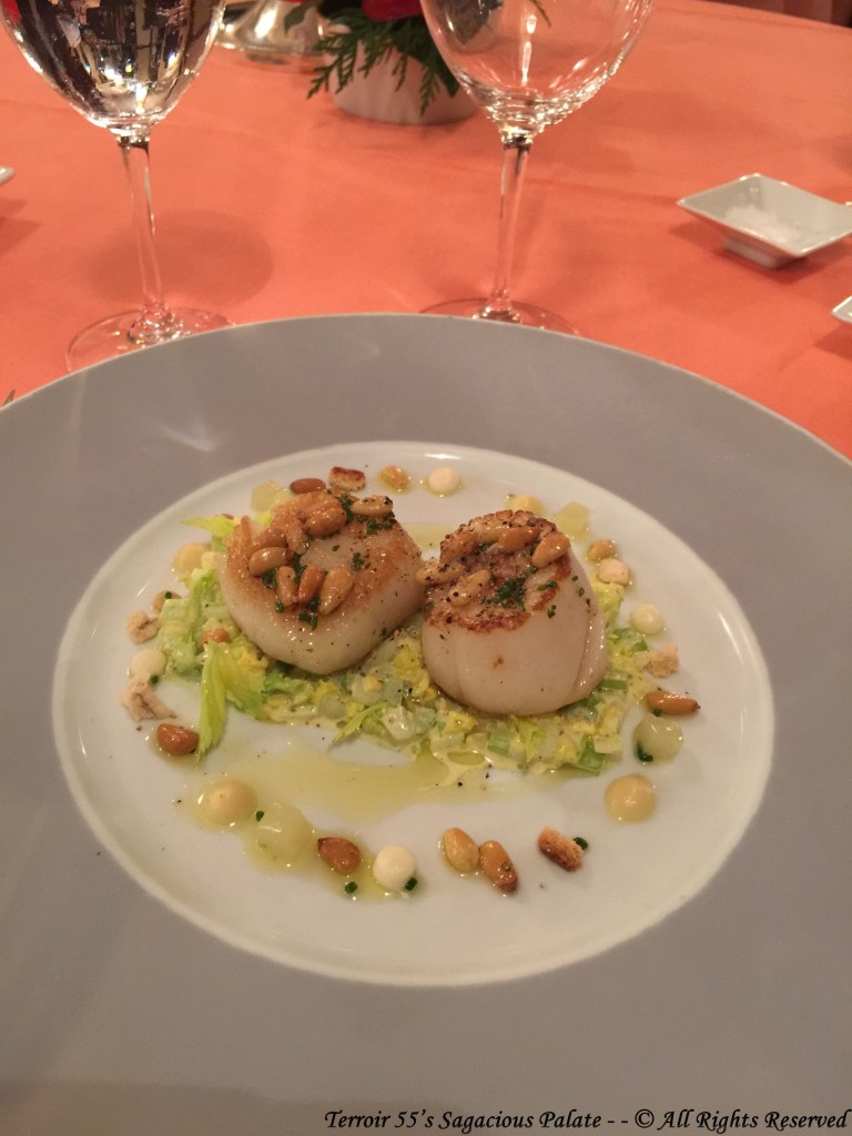 Seared scallops with Waldorf Salad