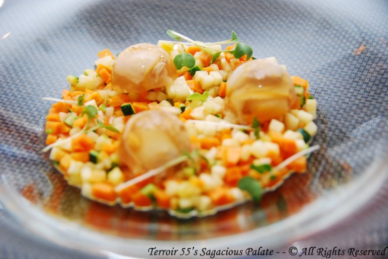 Gelée De Berberechos Con Sopa De Manzana Verde Y Mosaico De Verduras