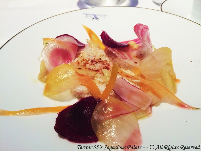 Crab from Douarnenez seasoned with smoked chili pepper, petals of crispy vegetables with confit lemon and a frothy bisque