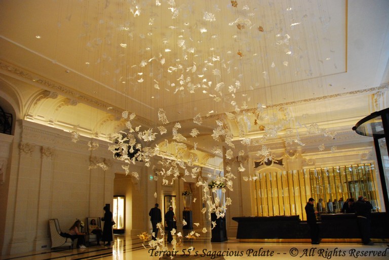 Peninsula’s Lobby – “Dancing Leaves” – Designed by Luděk Hroch, created by Lasvit (Glass Couture)